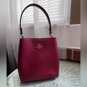 COACH BUCKET BAG ❤️